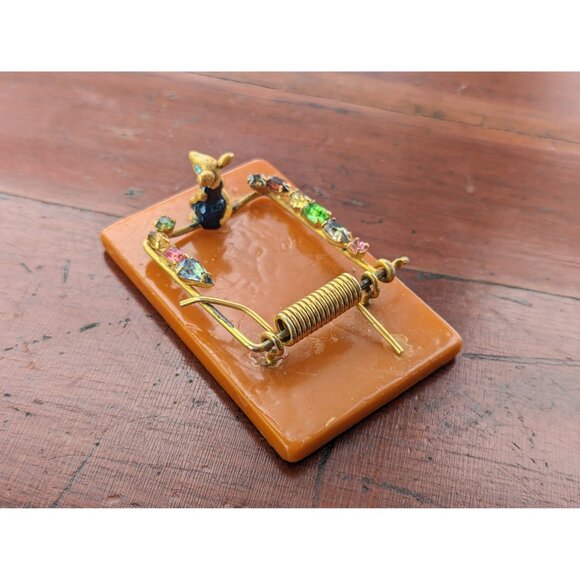 Vintage butterscotch bakelite mousetrap notebook holder with rhinestones, memo - Picture 5 of 9